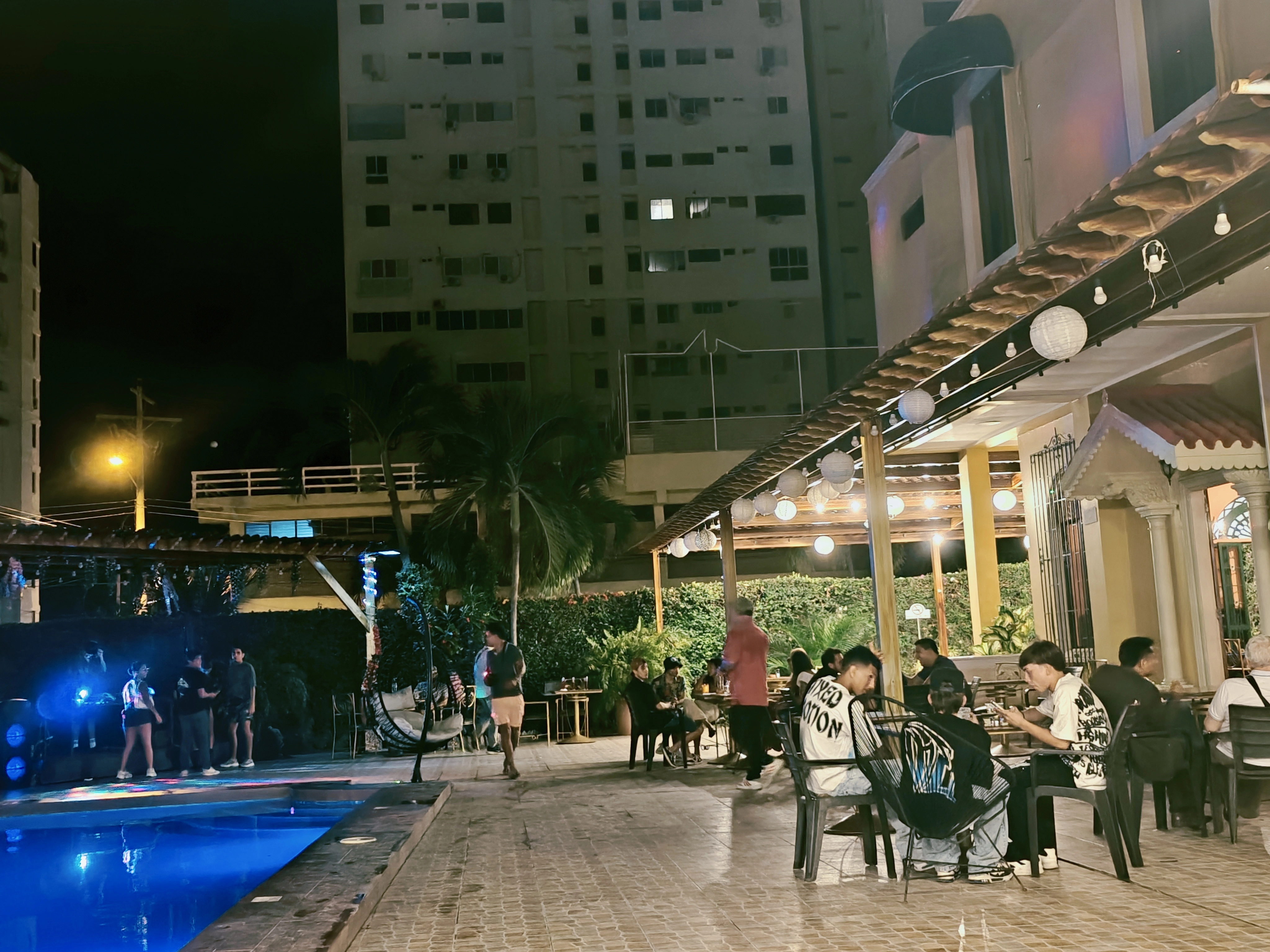 Rabotti Social Club venue at night
